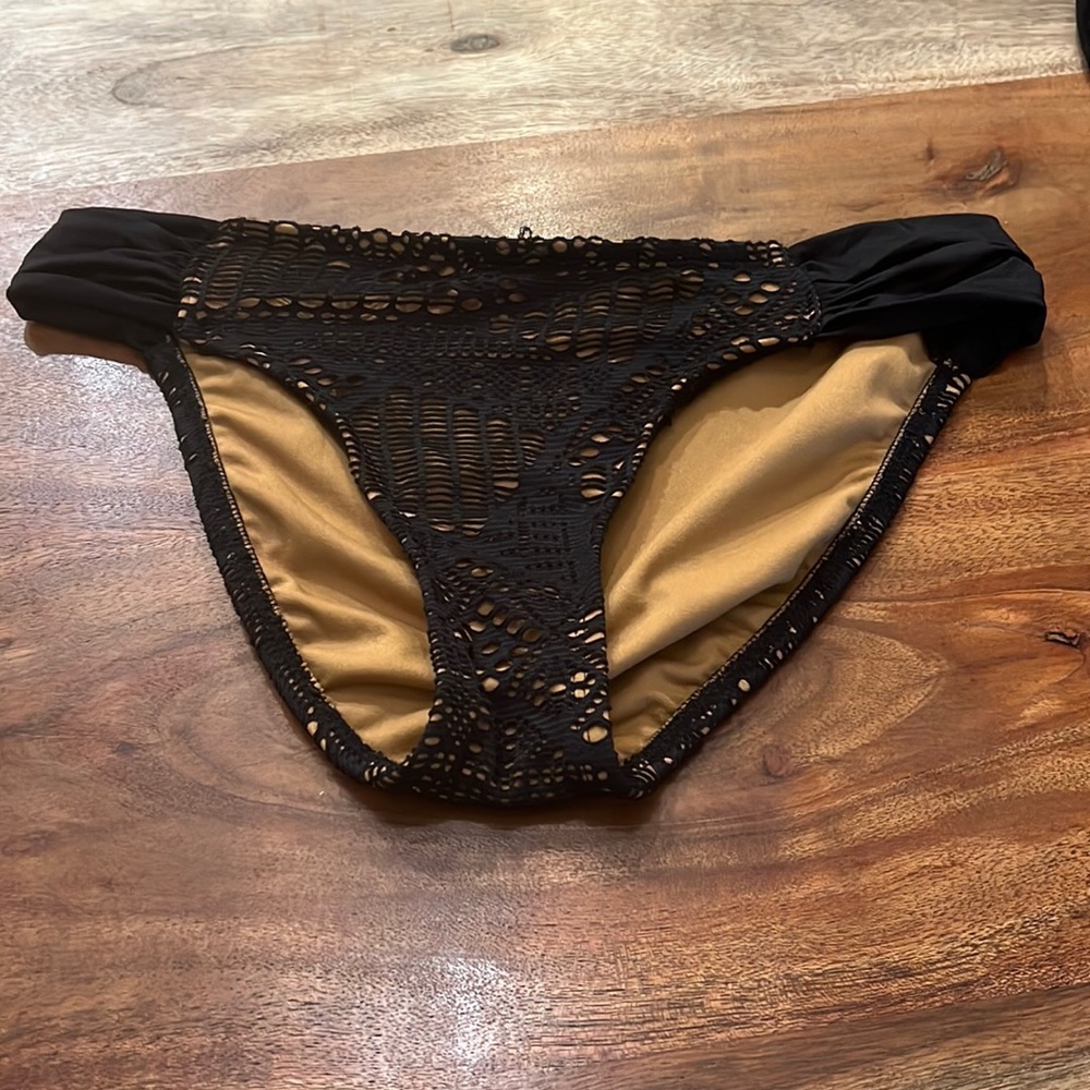 Mossimo Tan w/black crochet bikini bottoms 5/$20